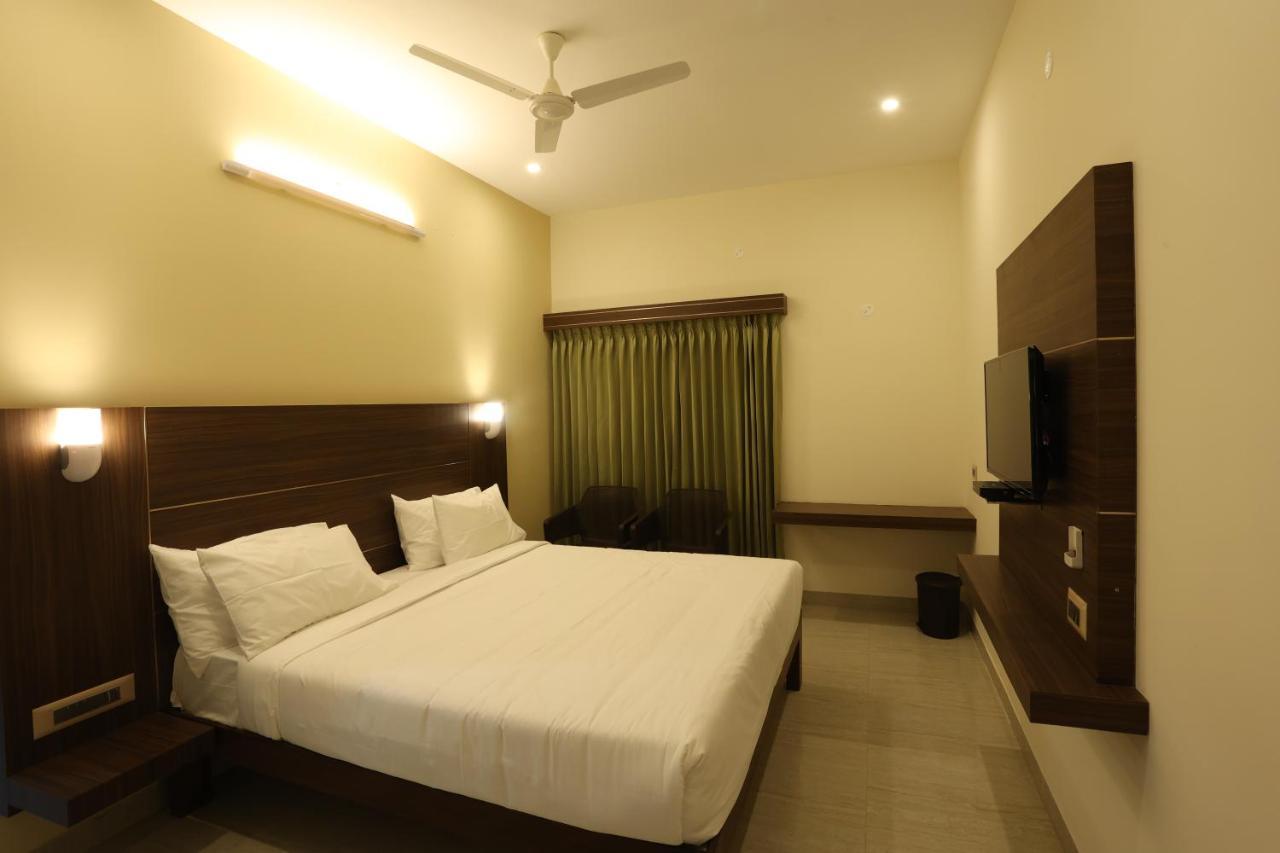 Minas Manor Hotel Tiruchirappalli Kültér fotó